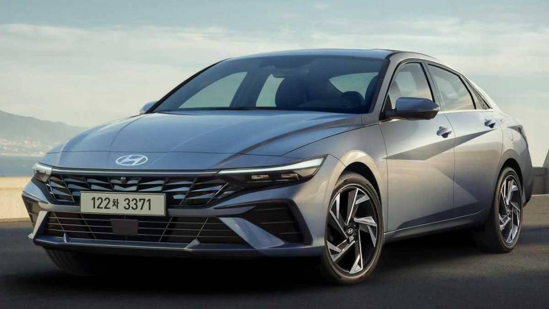 100 bin lira indirimle alın 3 ay sonra ödeyin! Yeni Hyundai Elentra'dan kaçırılmayacak fırsat 2